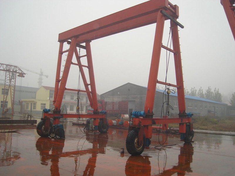 輪胎式移梁機(jī)