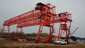 湖南譚氏建設(shè)工程120/10噸提梁機(jī)安裝現(xiàn)場(chǎng)